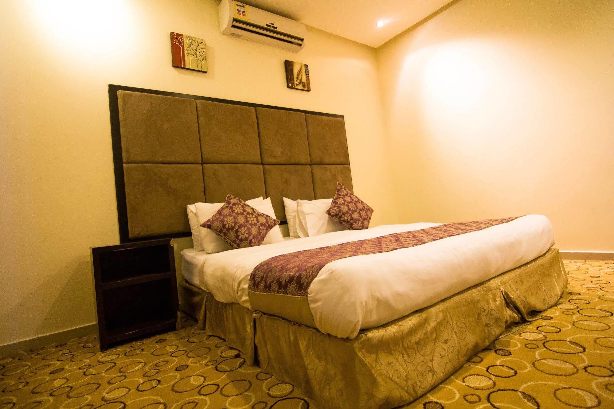 Al Makan Suites 101 By Al Azmy Riyadh Ngoại thất bức ảnh