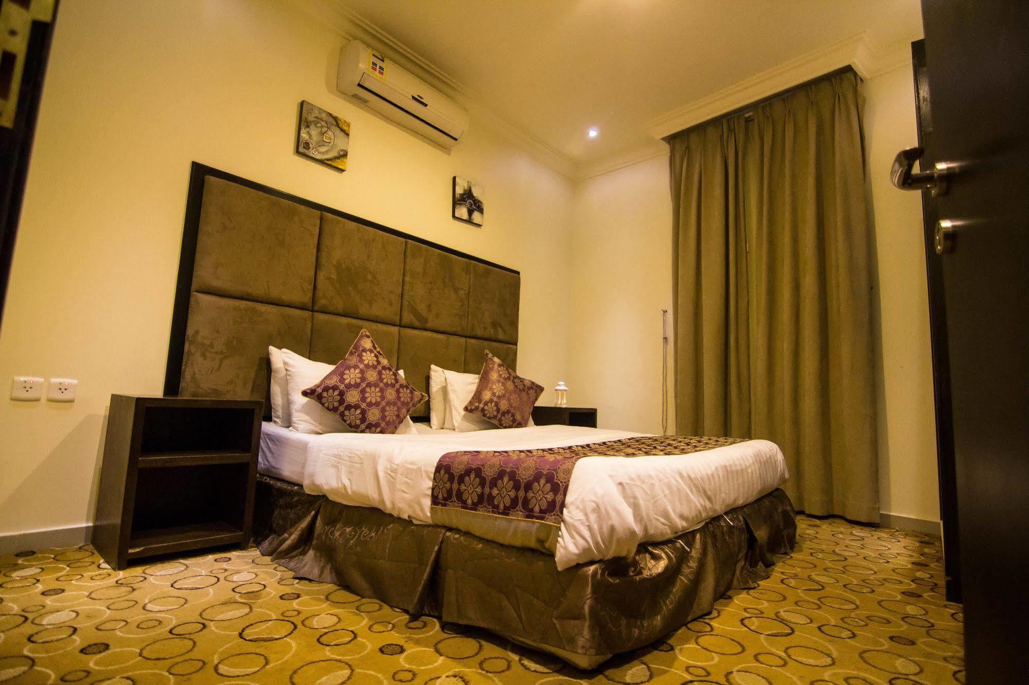 Al Makan Suites 101 By Al Azmy Riyadh Ngoại thất bức ảnh
